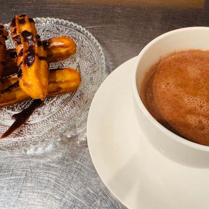 スペインバル Tiburonの店内・料理の写真 2枚目