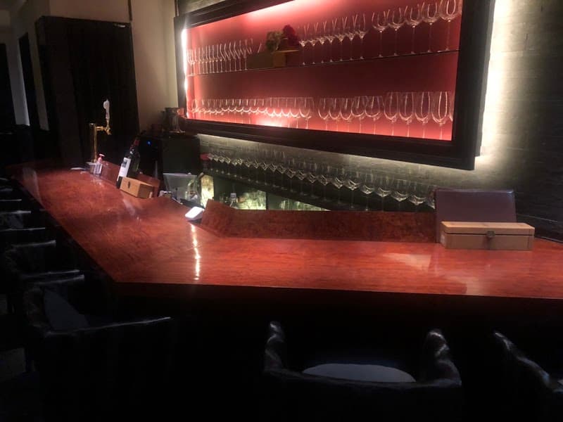ヴァンアプレ(Vin Apres) ワインバーの店内・料理の写真 3枚目