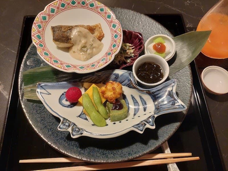 割烹とワイン emouvantの店内・料理の写真 2枚目