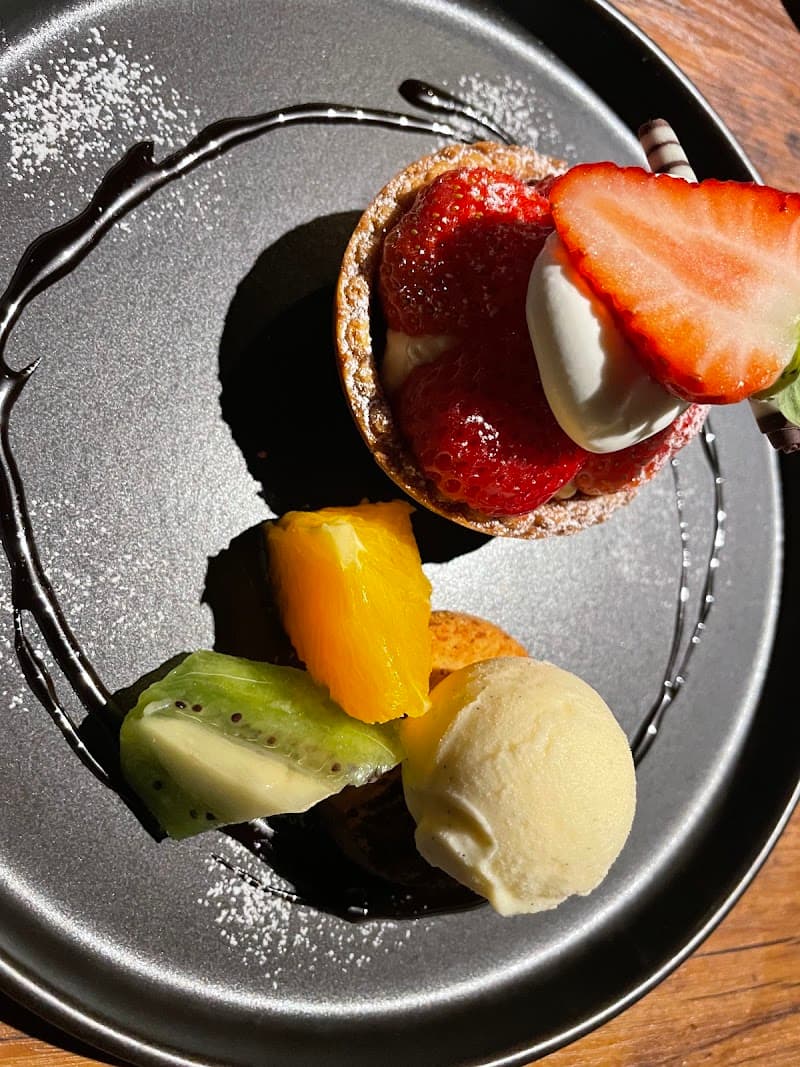 炭火イタリアン ワインバル 元町NEWS（スミビイタリアン ワインバル モトマチニュース）の店内・料理の写真 3枚目