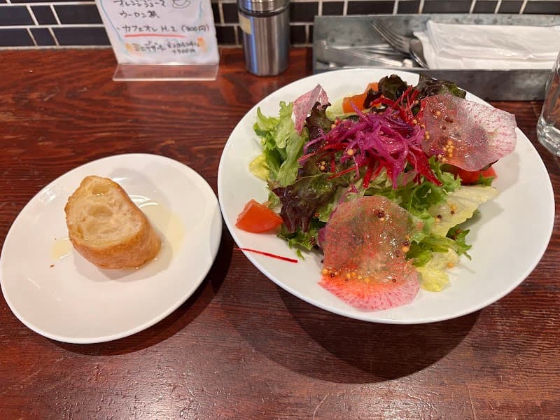野菜ソムリエのお店 ビストロ キャトル 本町の店内・料理の写真 3枚目