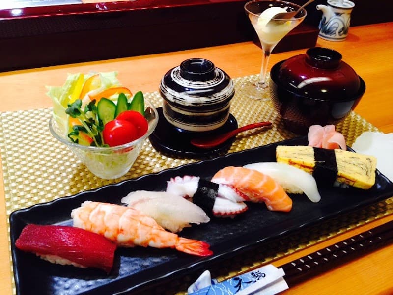 天鮨(あまずし)の店内・料理の写真 2枚目