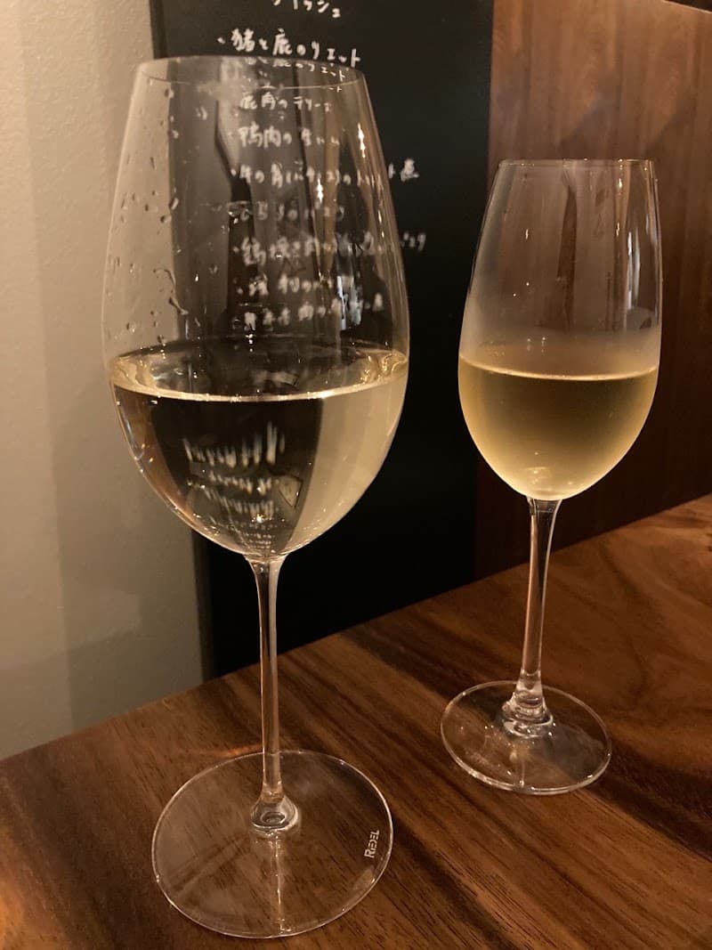 鵜沼葡萄酒食堂の店内・料理の写真 2枚目