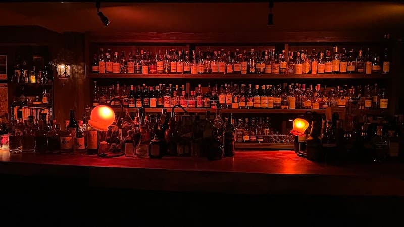Bar Don’t tell Mama