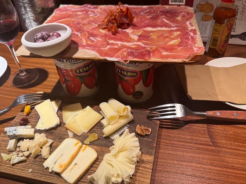 ワインの酒場。ディプント池袋東口店の店内・料理の写真 3枚目