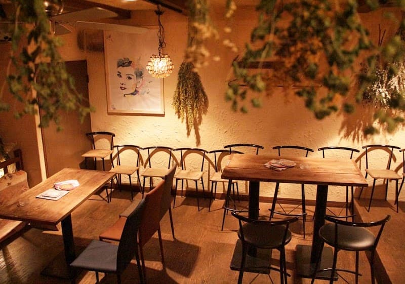 tone dining bar