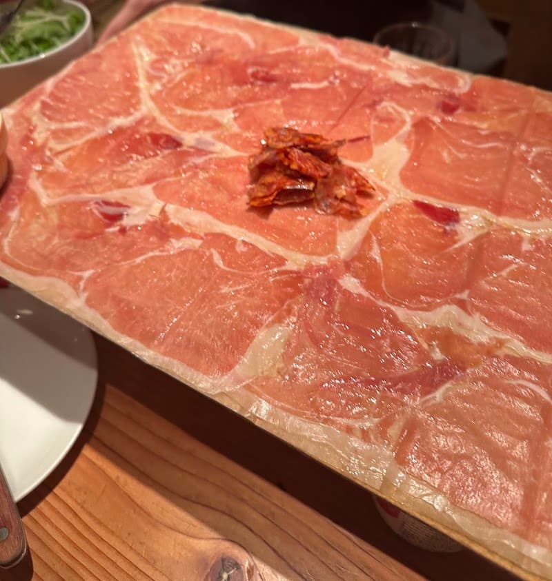 ワインの酒場。ディプント西新宿一丁目店の店内・料理の写真 3枚目