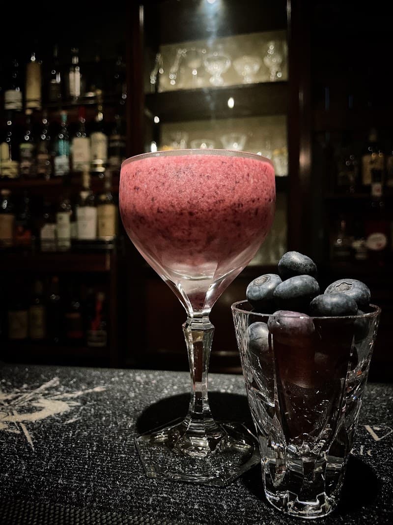 Bar Vivre バー ヴィーヴル 中野の店内・料理の写真 3枚目