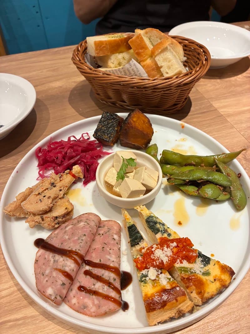 チーズプラス 西九条店の店内・料理の写真 3枚目