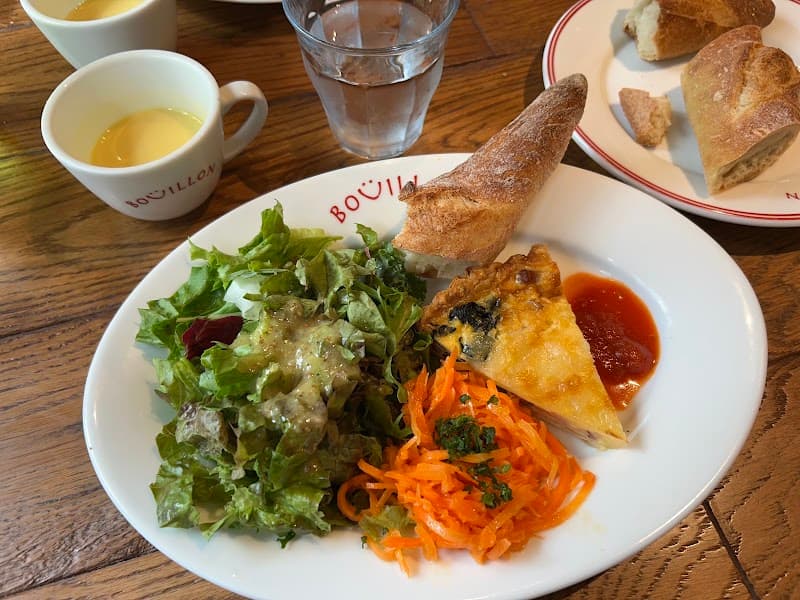 フランス大衆食堂 ブイヨン本郷３の店内・料理の写真 3枚目