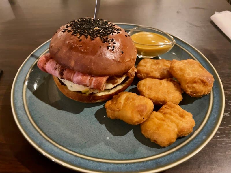 創作バル ROCCOの店内・料理の写真 3枚目