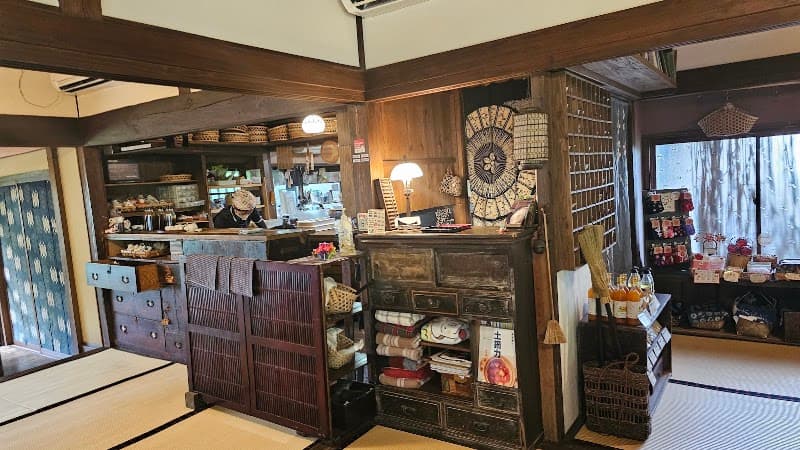 古民家で昼ごはん梅里の店内・料理の写真 2枚目
