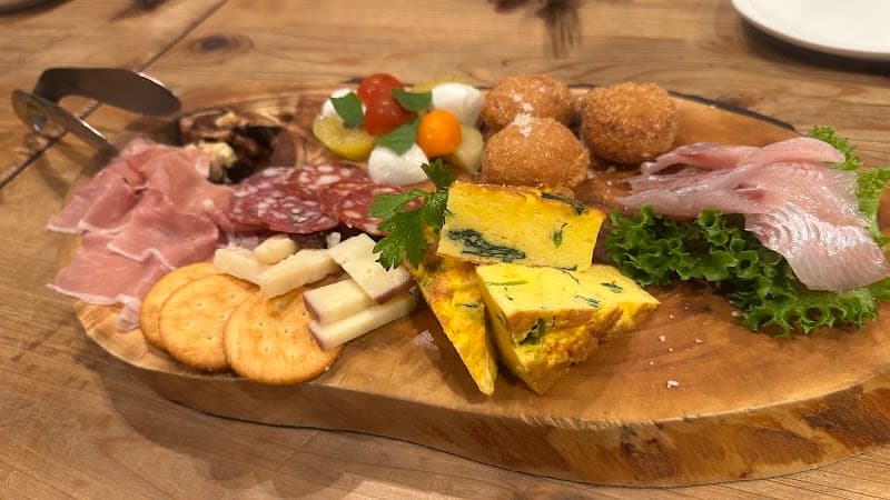 イタリアンバル センプリーチェの店内・料理の写真 3枚目