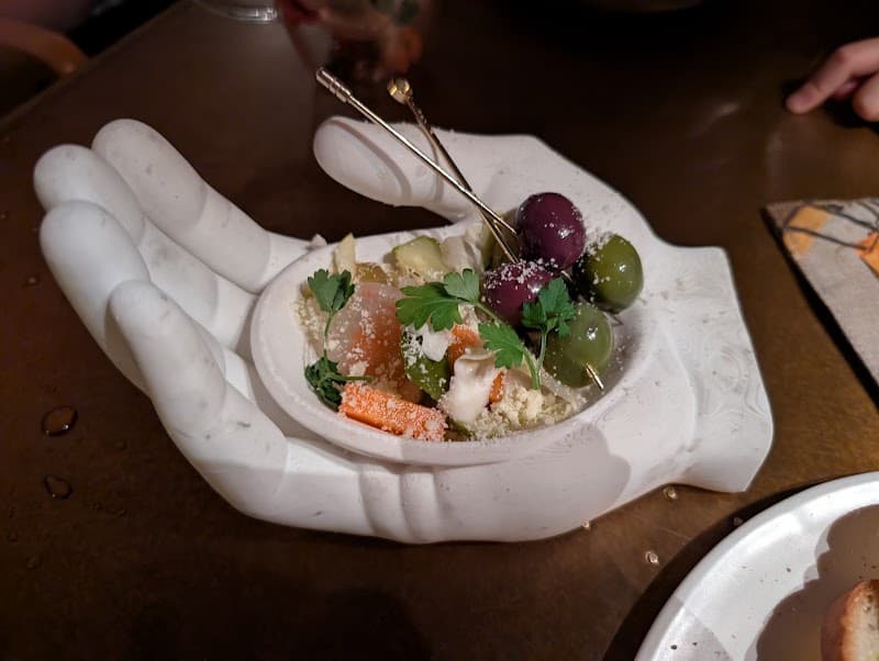 おいしい美術館eight - 絵描きが彩る隠れ家イタリアンの店内・料理の写真 3枚目