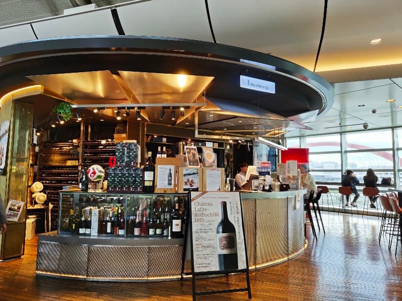 World Wine Bar by Pieroth 羽田空港店の店内・料理の写真 3枚目
