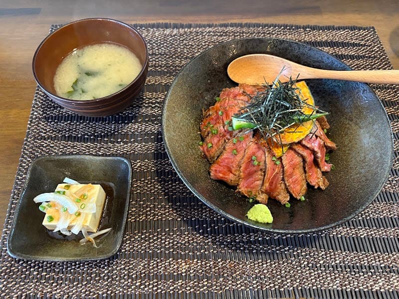 ステーキヌーヴォーＴＡＳＵＫＵの店内・料理の写真 3枚目