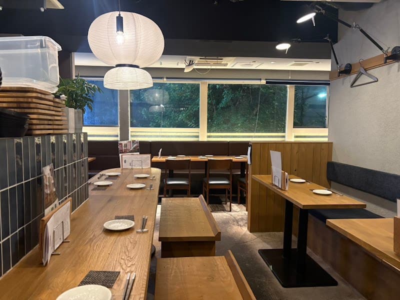 ダイニングバー 其レハサテオキ 銀座 ワイン居酒屋の店内・料理の写真 3枚目