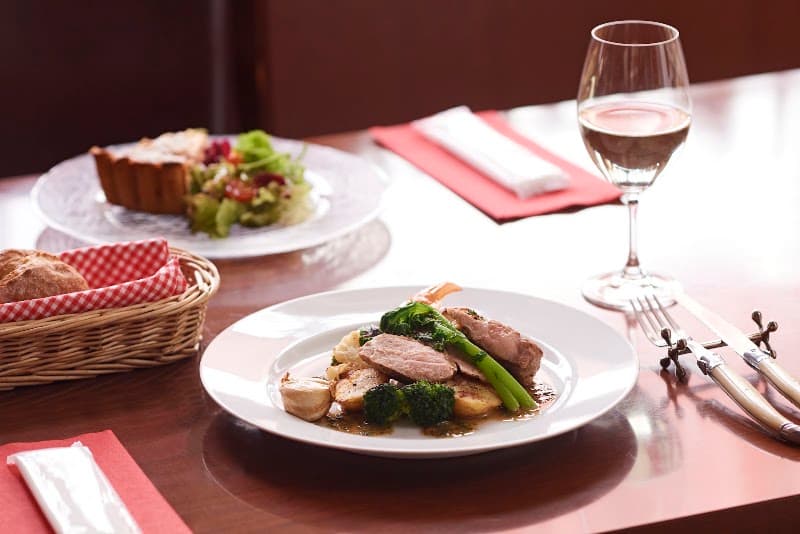 ビストロ ラシェット （BISTRO L'Assiette ）の店内・料理の写真 2枚目