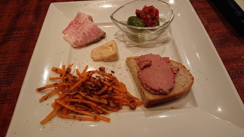 渋谷ワインバー On The Wineの店内・料理の写真 2枚目