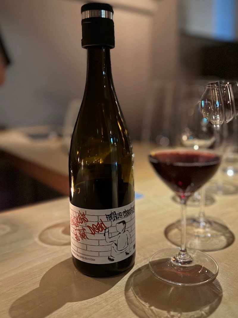 Only Natural Wine E.O.M.の店内・料理の写真 2枚目