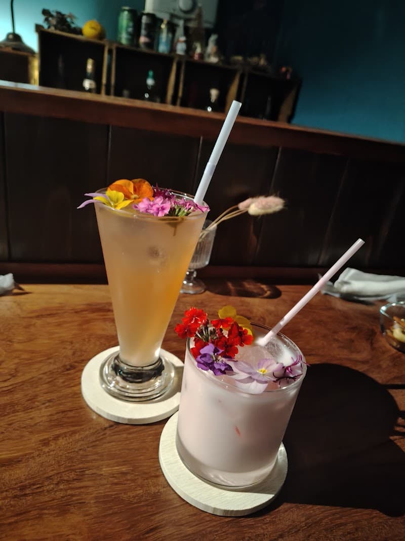 flowerbar hanakotobar(ハナコトバー）の店内・料理の写真 2枚目