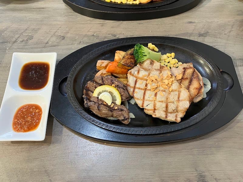 ステーキダイニングkiyomizu m&aiの店内・料理の写真 3枚目