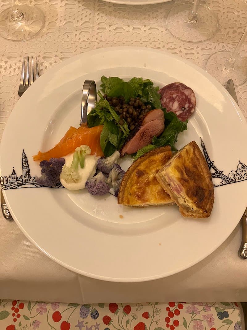Trois Petits Loups トワプティルーの店内・料理の写真 3枚目