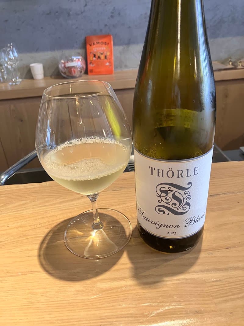 WINE STAND caprinoの店内・料理の写真 2枚目