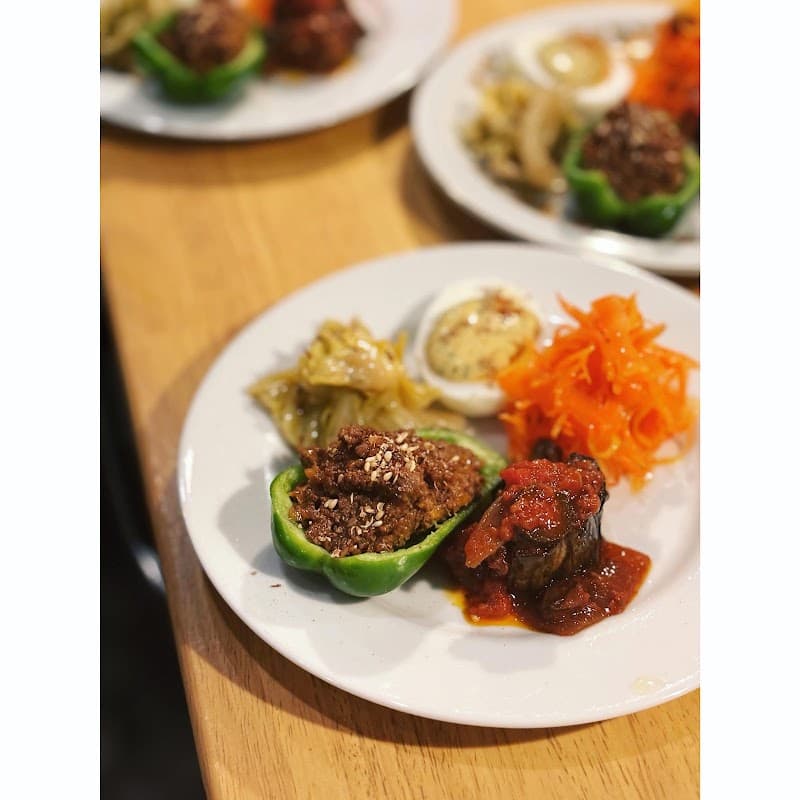 Django＜ジャンゴ＞ナチュラルワインと日本のお酒とスパイス料理の店内・料理の写真 2枚目