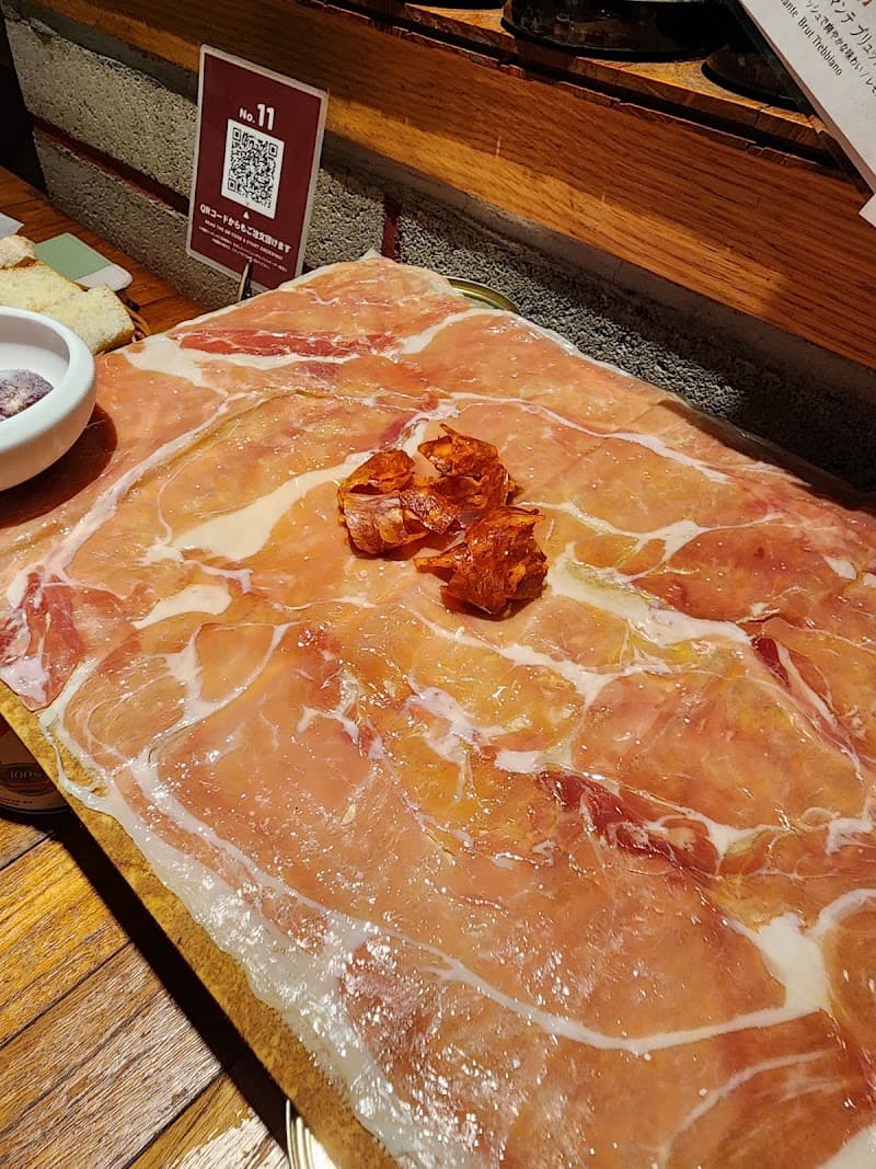 ワインの酒場。ディプント川崎店の店内・料理の写真 3枚目