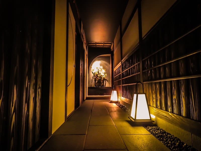 Bottle BAR KARIS （ボトル バー カリス）の店内・料理の写真 3枚目