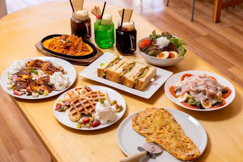 ギャラリーカフェ PaintoE（パントエ） 鬼怒川温泉駅前の店内・料理の写真 2枚目