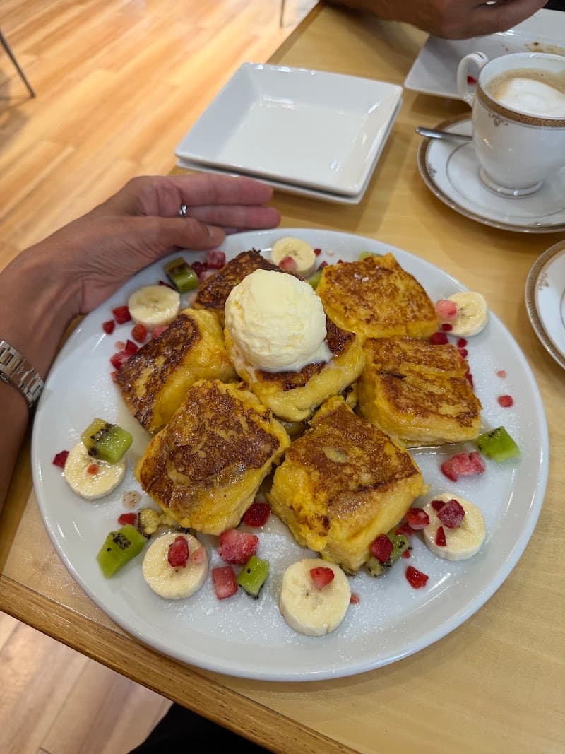 ギャラリーカフェ PaintoE（パントエ） 鬼怒川温泉駅前の店内・料理の写真 3枚目