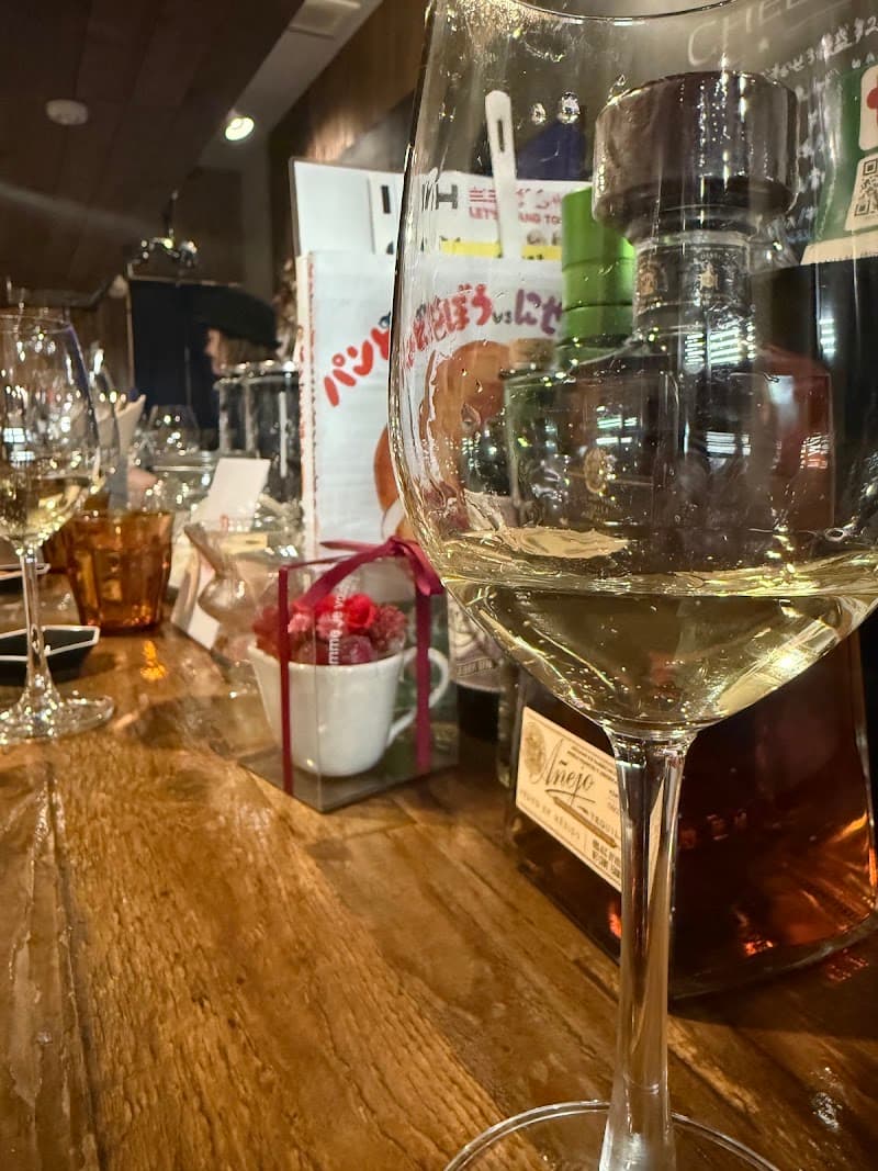 DAMIAN -Wine Snack-の店内・料理の写真 3枚目