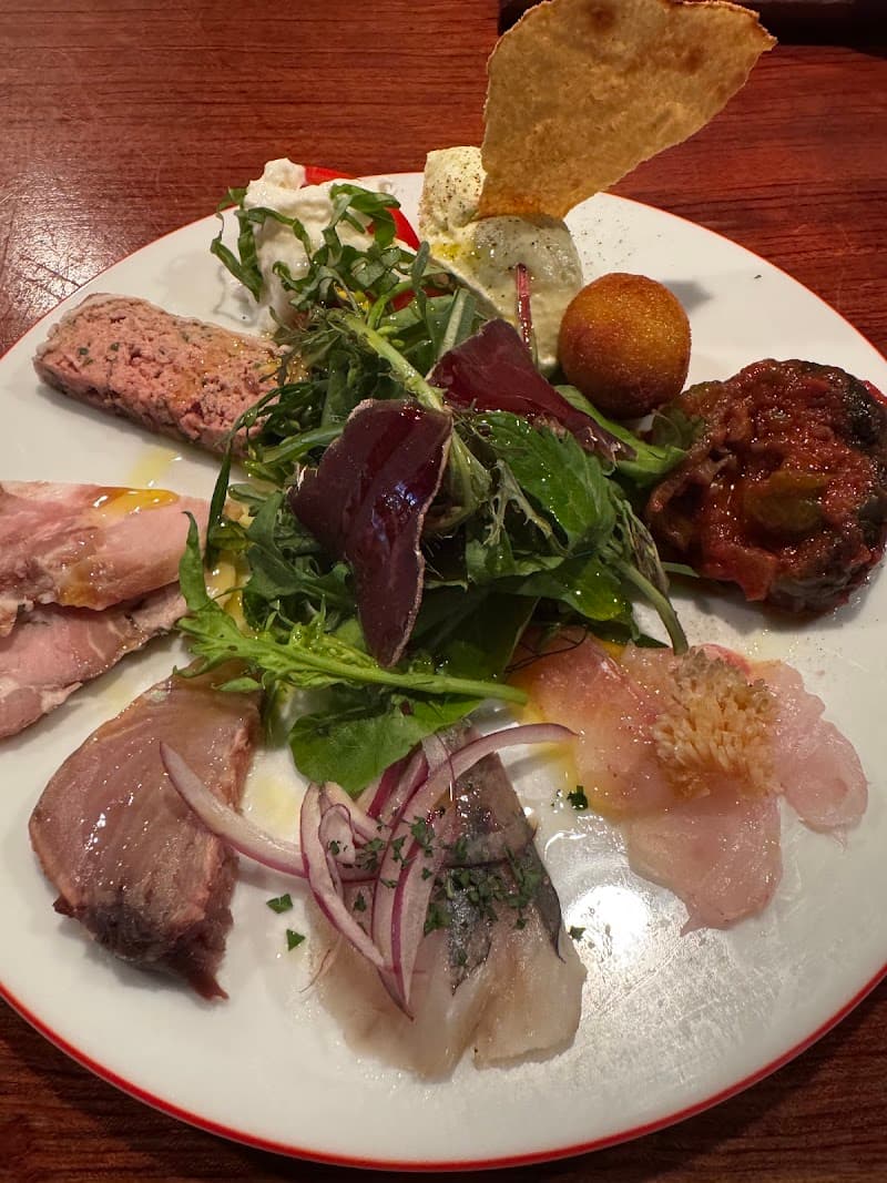 Da Salice Vinoteca Q.V.T.Cの店内・料理の写真 2枚目