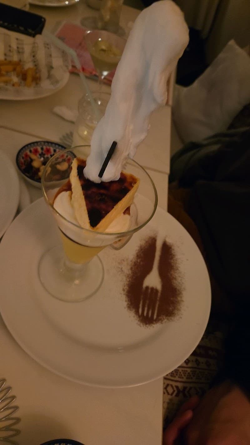 Cafe Bar LIFEの店内・料理の写真 3枚目