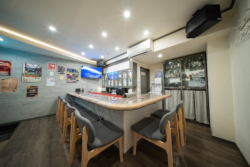 Bar ADELIE(バー アデリー)の店内・料理の写真 3枚目