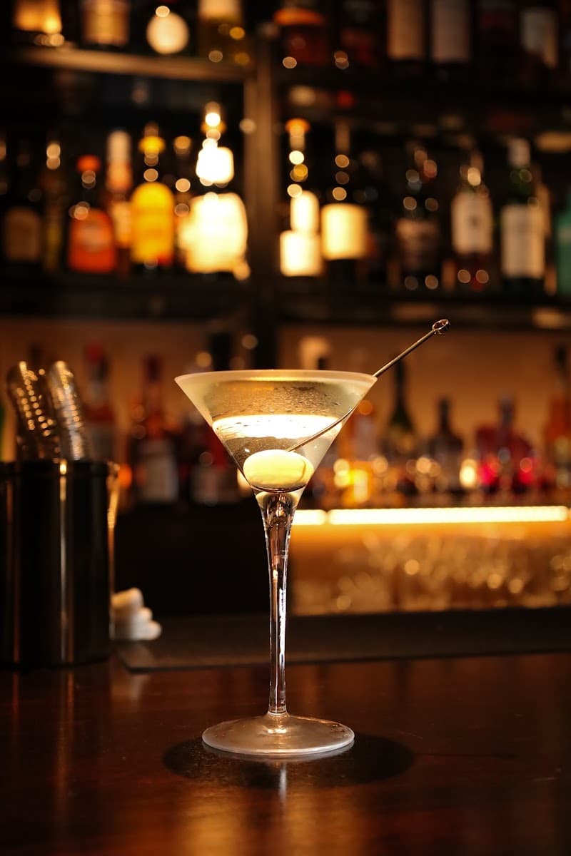 BAR Tail of cock （バー テイルオブコック）の店内・料理の写真 3枚目