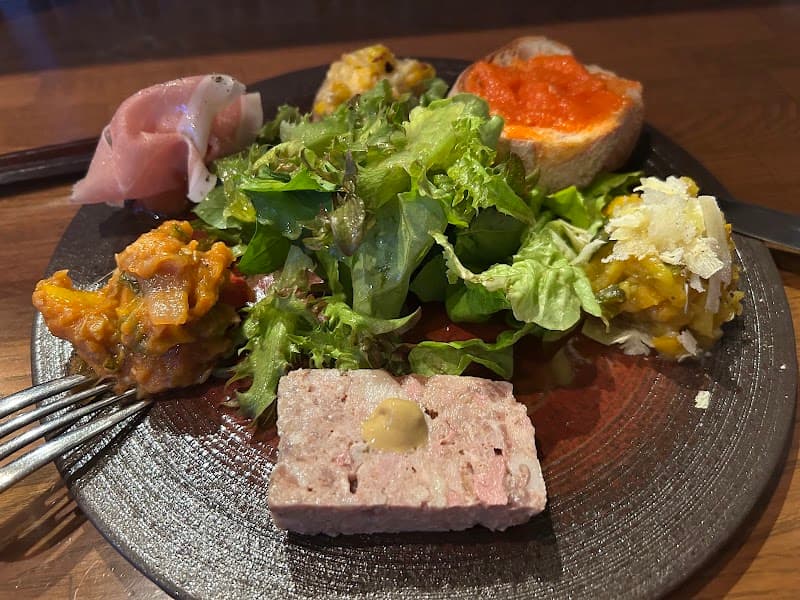 ハローズ・バーの店内・料理の写真 3枚目