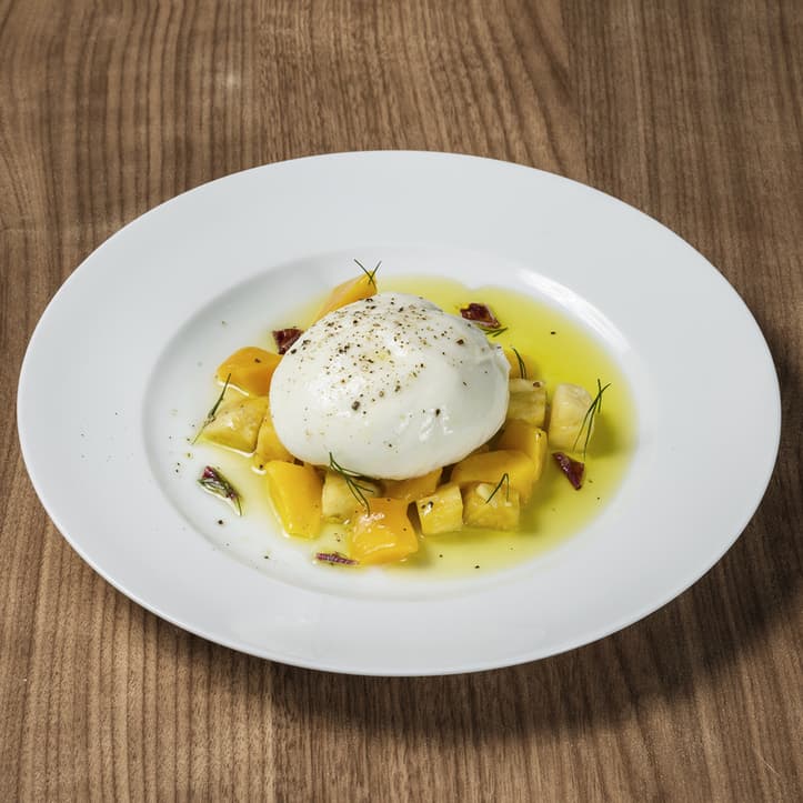 BISTRO LIBERTY UMEDA（Bistro Liberty – Umeda）の店内・料理の写真 2枚目