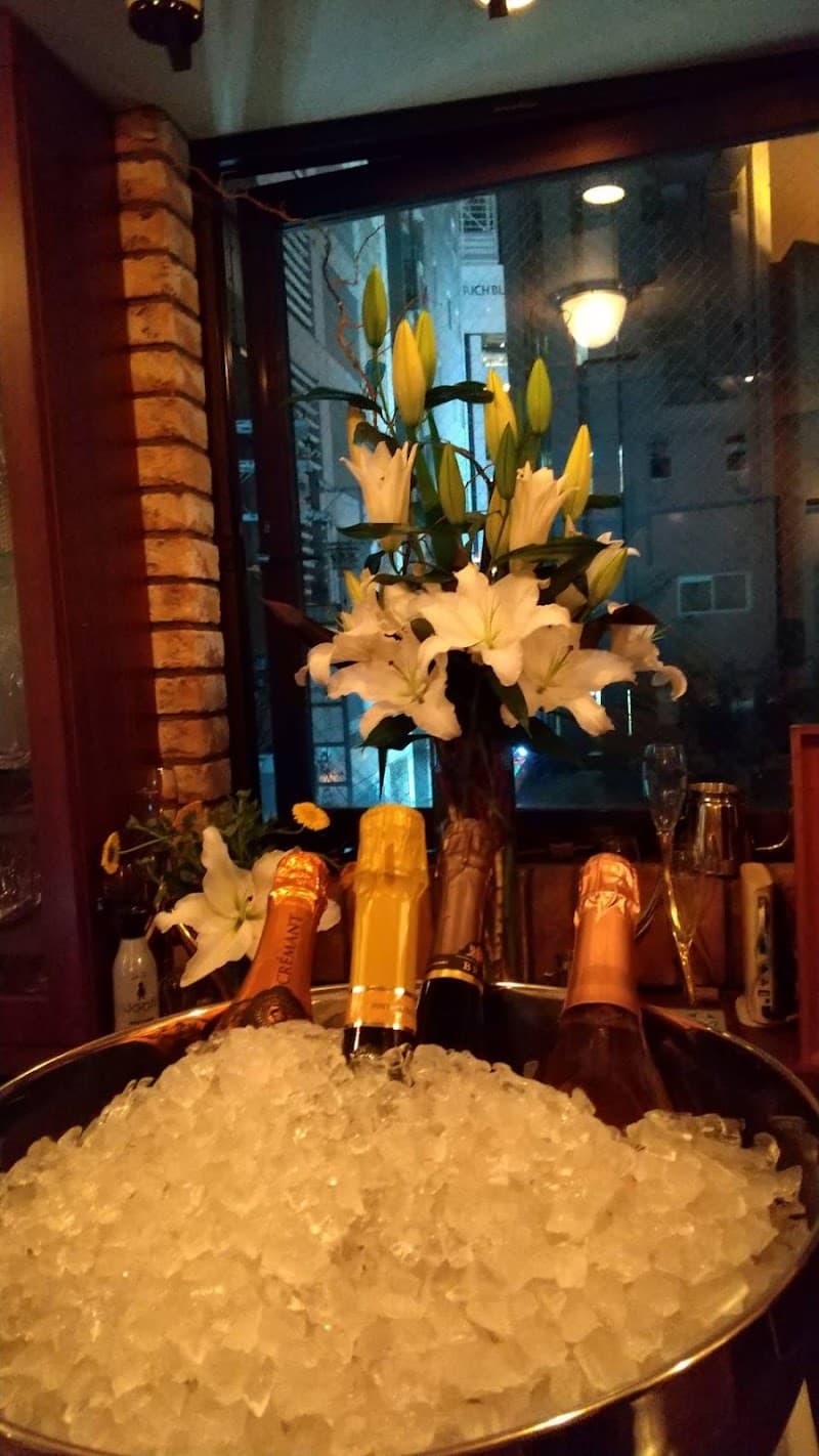 ワインバー エルヴァージュの店内・料理の写真 2枚目