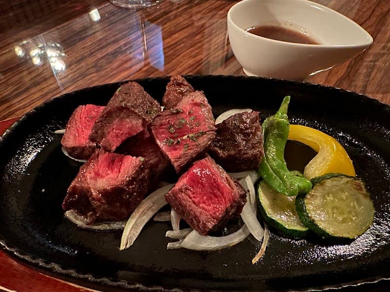 Laugh casual wine dining （ラフ カジュアル ワイン ダイニング）の店内・料理の写真 3枚目