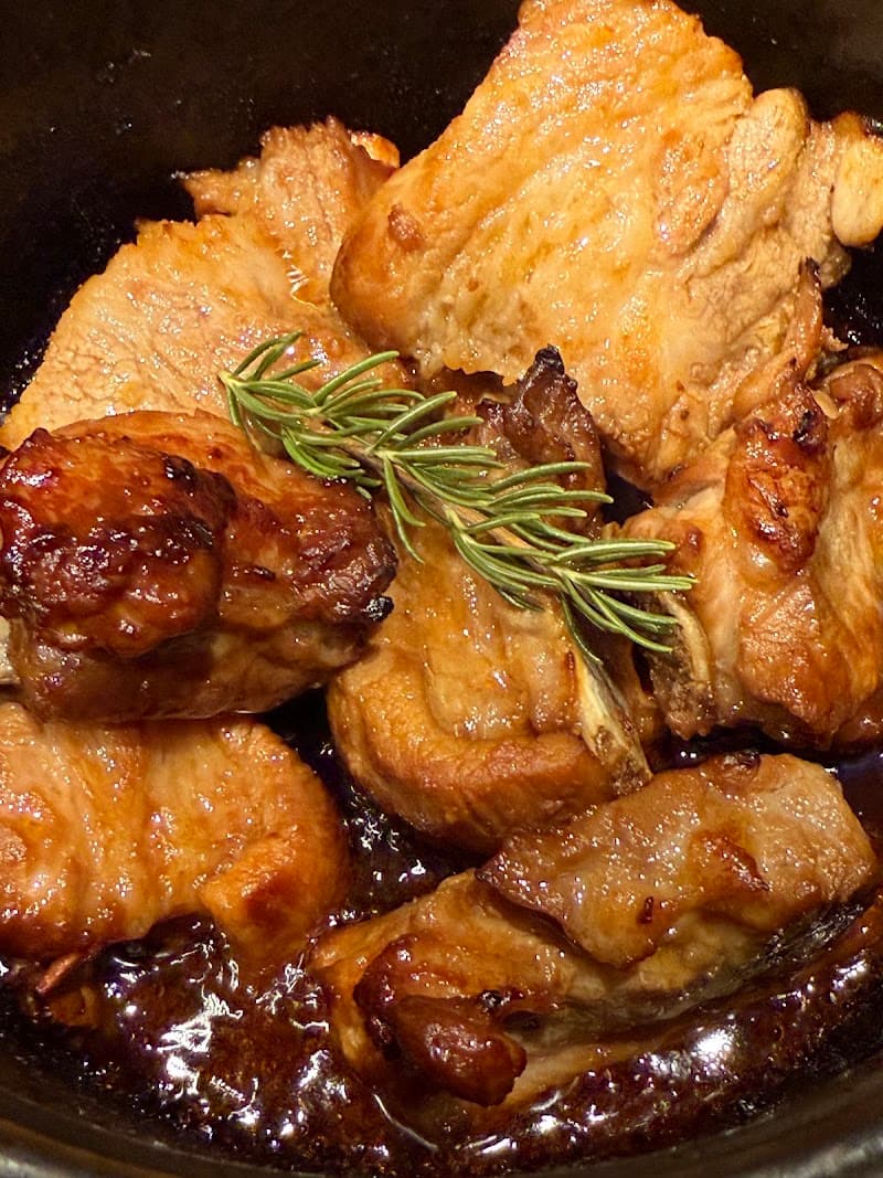 肉と世界のおつまみHygge(ヒュッゲ)の店内・料理の写真 3枚目