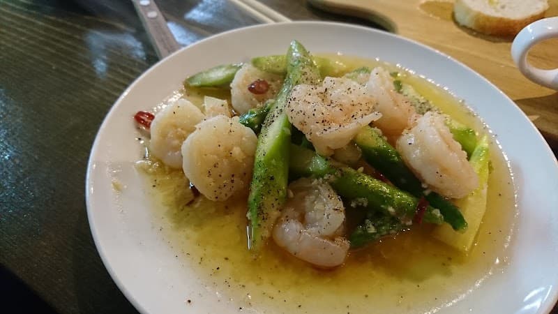 青森バル お陽さまが見てるよの店内・料理の写真 2枚目