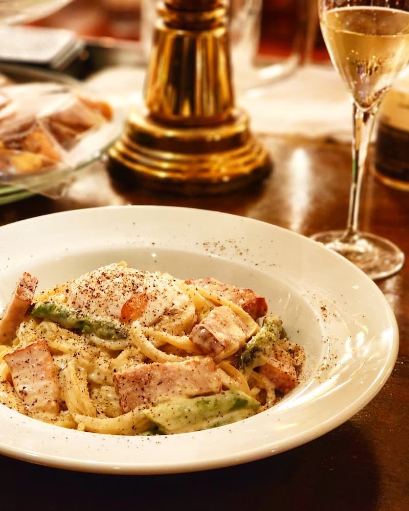 Bar Eau-de-Vie(オー・ド・ヴィー) なんばのダイニングバーの店内・料理の写真 2枚目