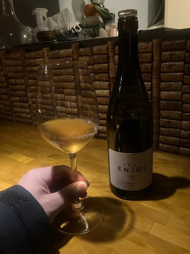 Pure Wine Bar Enferの店内・料理の写真 3枚目