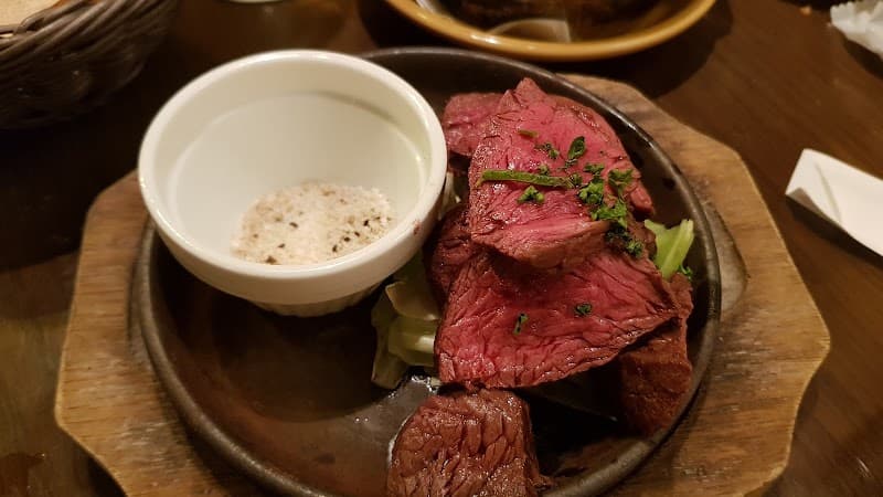 肉とワイン レプレ 品川駅前の店内・料理の写真 2枚目