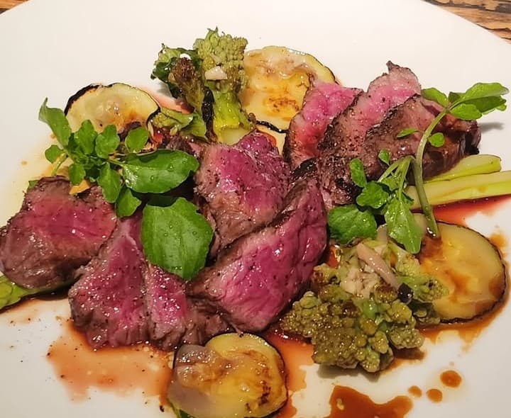 ORIENTAL BAR YAMAGATAの店内・料理の写真 2枚目