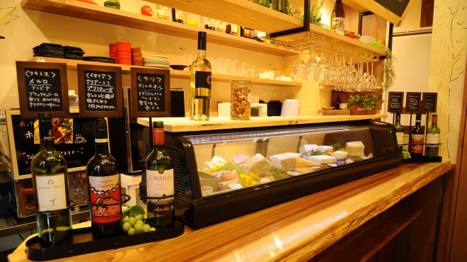 濃厚ワインとチーズのお店 カルネ & ヴィーノ Stand