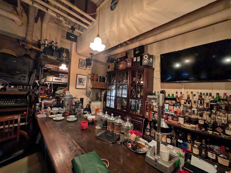 アジール(AZYL)